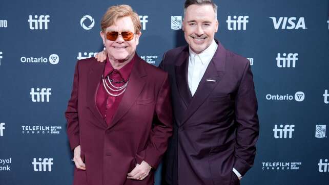 Elton John und Ehemann starten ins zweite Ehe-Jahrzehnt