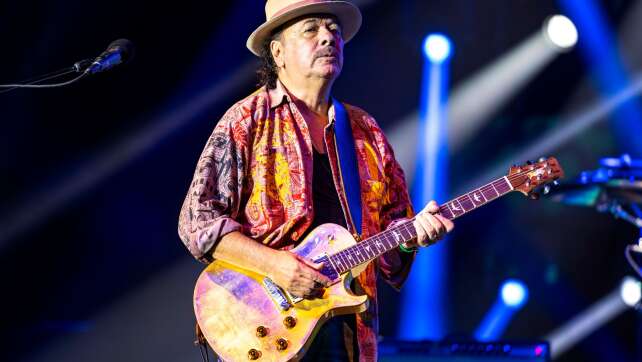 Gitarren-Legende Carlos Santana bricht sich den Finger